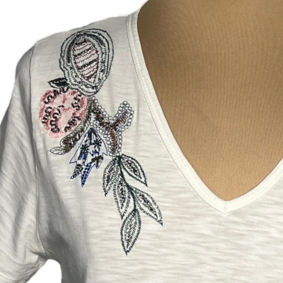 Soft Surroundings embroidered and embellished v neck top size S - Picture 3 of 8